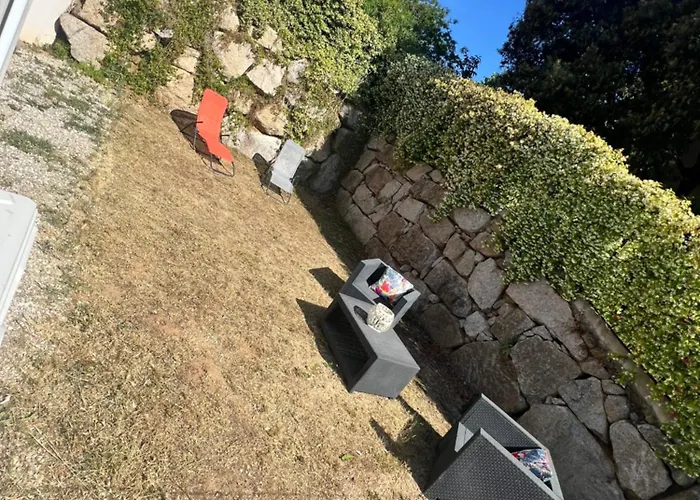 T2 En Bas De Avec Jardin شقة *